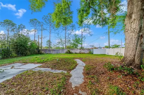 Exterior - 545 N Terrace Dr, Brandon, FL 33510 photo 2 of 6