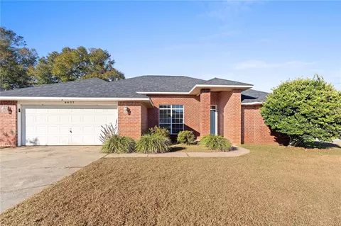 6622 Hallendale Dr, Pensacola, FL 32526