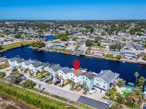 5311 Boardwalk St, Holiday, FL 34690