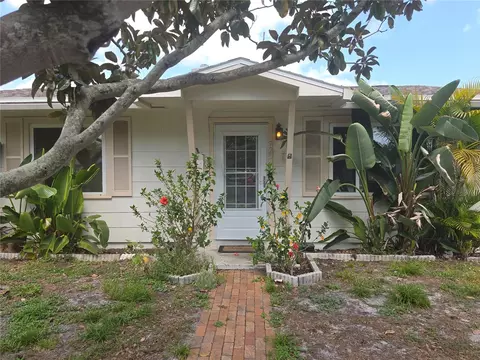 725 43rd Ave N, Saint Petersburg, FL 33703