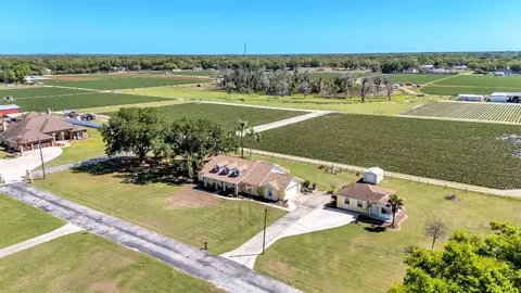 2910 Appling Woods Pl, Plant City, FL 33565