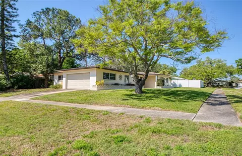 1631 Chateau Dr, Clearwater, FL 33756