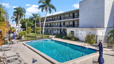 4050 4th St N #122, Saint Petersburg, FL 33703