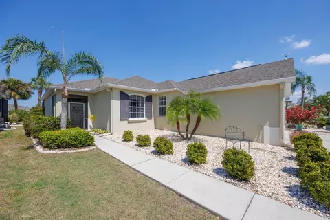 1045 Emerald Dunes Dr, Sun City Center, FL 33573