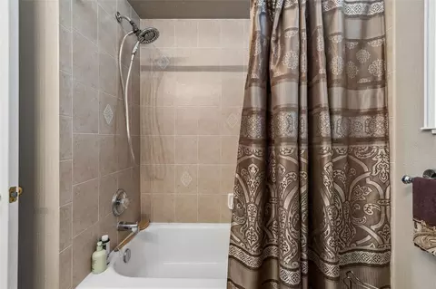 Bath - 1602 Kish Blvd, Trinity, FL 34655 photo 4 of 7