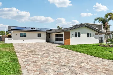 760 115th Ave, Treasure Island, FL 33706
