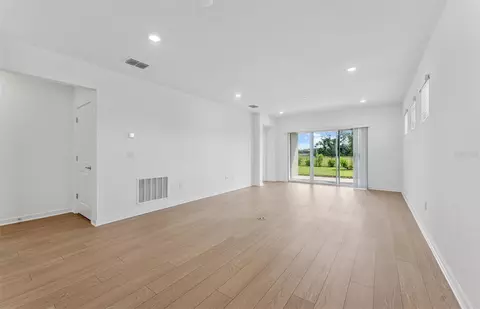 Living - 5342 Spring Maiden Cir, Apollo Beach, FL 33572 photo 2 of 3