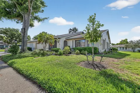 2322 Lancaster Dr, Sun City Center, FL 33573