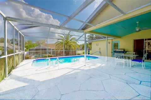Exterior - 7404 Cool Breeze Ct, Spring Hill, FL 34607 photo 2 of 7