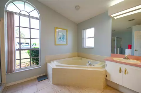 Bath - 7404 Cool Breeze Ct, Spring Hill, FL 34607 photo 1 of 4