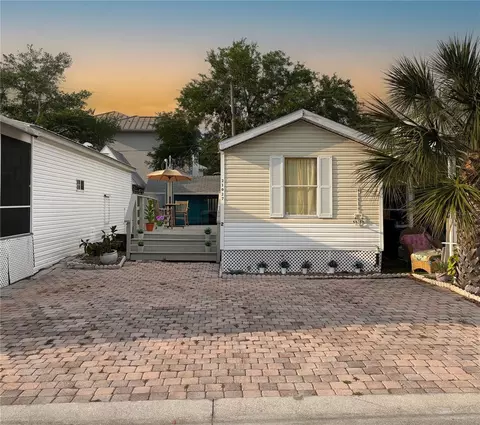 21027 Lazy Days Cir, Lutz, FL 33558