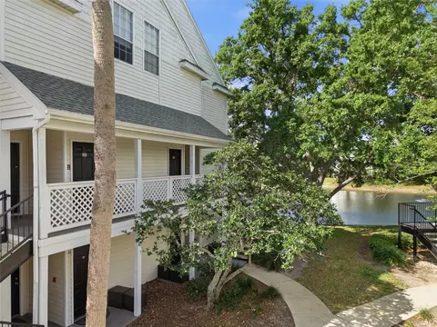 3300 Haviland Ct #303, Palm Harbor, FL 34684