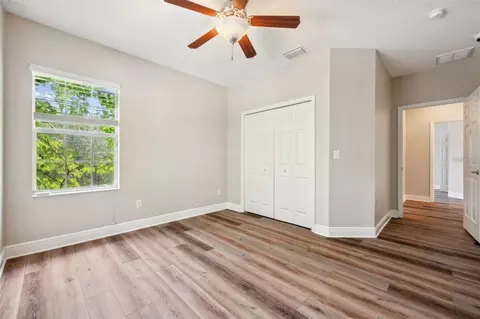 Bedroom - 5117 Longspur Ct, Lithia, FL 33547 photo 2 of 5
