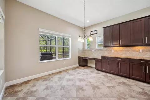 Kitchen - 5117 Longspur Ct, Lithia, FL 33547 photo 2 of 6