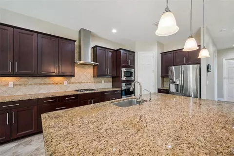 Kitchen - 5117 Longspur Ct, Lithia, FL 33547 photo 3 of 6