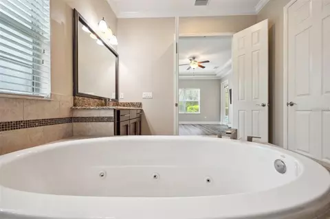 Entry Way - 5117 Longspur Ct, Lithia, FL 33547 photo 2 of 6