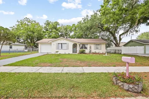 1707 Hughes Dr, Plant City, FL 33563