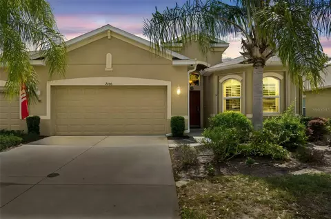 2306 Oakley Green Dr #62, Sun City Center, FL 33573