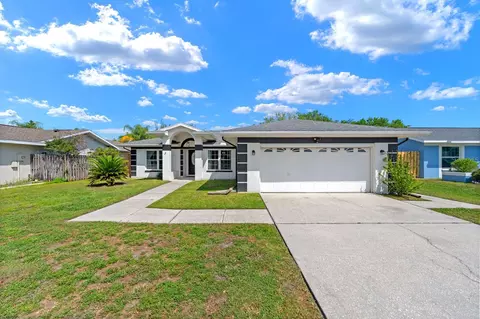 1916 Cloverdale Ct, Lutz, FL 33549