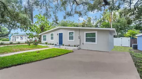 121 Pennsylvania Ave, Palm Harbor, FL 34683
