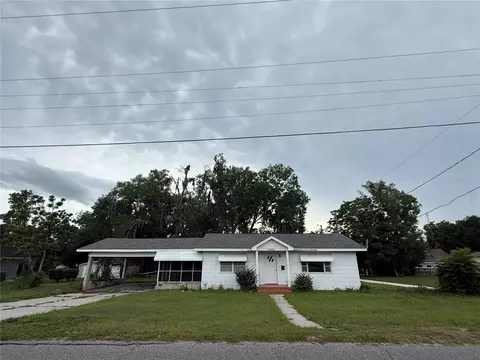 13725 10th St, Dade City, FL 33525