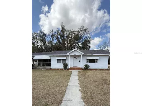13725 10th St, Dade City, FL 33525