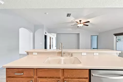 Kitchen - 4061 Kingsfield Dr, Parrish, FL 34219 photo 3 of 5