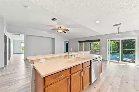 Kitchen - 4061 Kingsfield Dr, Parrish, FL 34219 photo 2 of 5