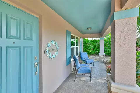 Exterior - 4061 Kingsfield Dr, Parrish, FL 34219 photo 4 of 16