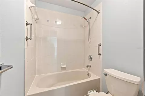 Bath - 4061 Kingsfield Dr, Parrish, FL 34219 photo 3 of 3