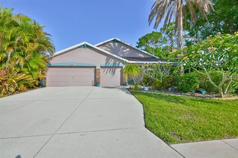 Exterior - 4061 Kingsfield Dr, Parrish, FL 34219 photo 3 of 16