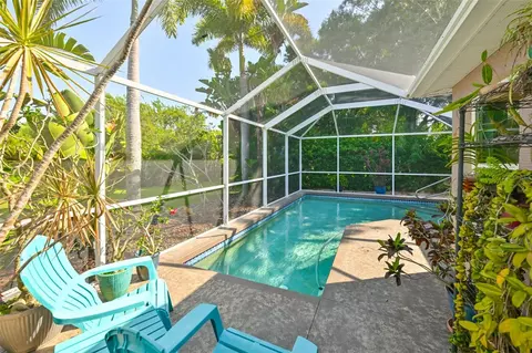 Exterior - 4061 Kingsfield Dr, Parrish, FL 34219 photo 8 of 16