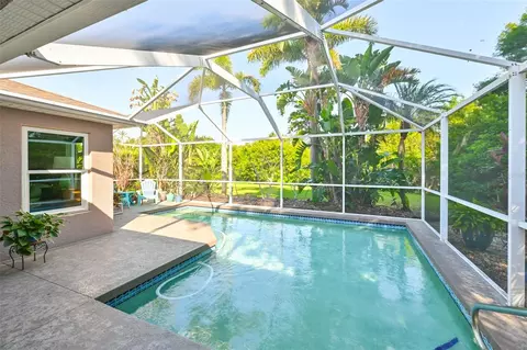 Exterior - 4061 Kingsfield Dr, Parrish, FL 34219 photo 2 of 16