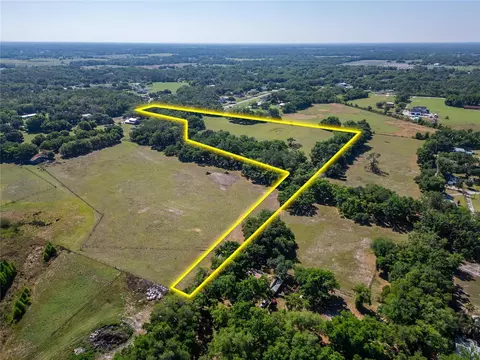 Carlton Road, Plant City, FL 33565