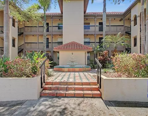 2400 Feather Sound Dr #733, Clearwater, FL 33762