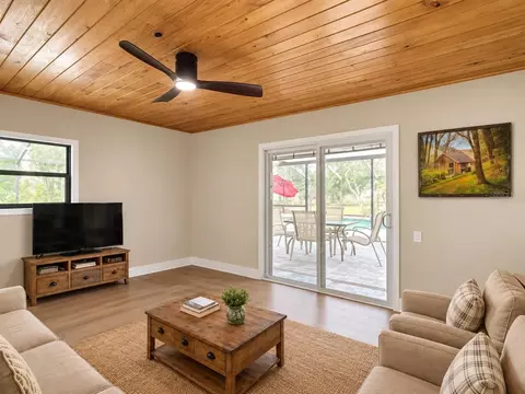 Living - 216 Corbett Rd, Lithia, FL 33547 photo 2 of 14