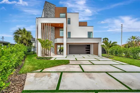 7176 S Shore Dr S, Saint Petersburg, FL 33707