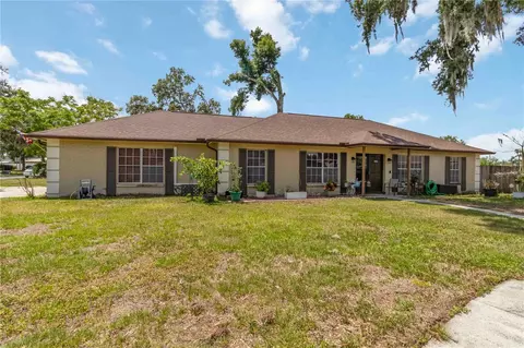 Exterior - 2935 Forest Cir, Seffner, FL 33584 photo 3 of 11