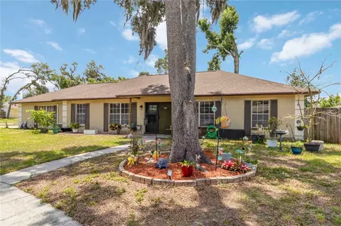 Exterior - 2935 Forest Cir, Seffner, FL 33584 photo 2 of 11