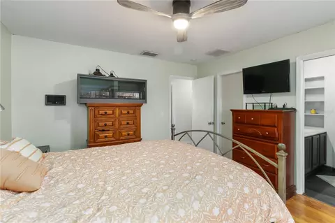 Bedroom - 2935 Forest Cir, Seffner, FL 33584 photo 2 of 9