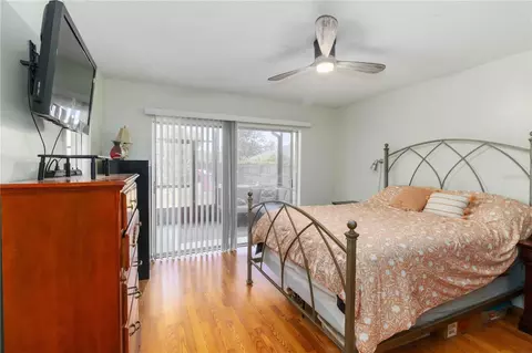Bedroom - 2935 Forest Cir, Seffner, FL 33584 photo 1 of 9