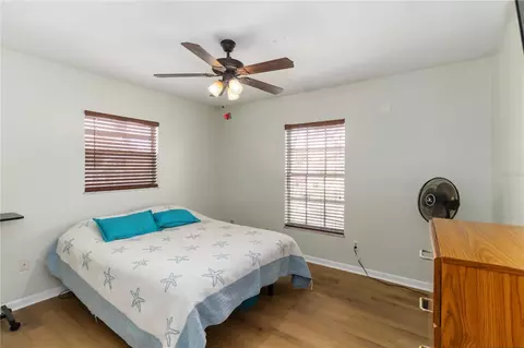 Bedroom - 2935 Forest Cir, Seffner, FL 33584 photo 3 of 9