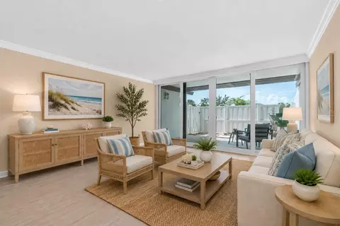450 Treasure Island Cswy #102, Treasure Island, FL 33706