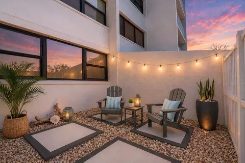 450 Treasure Island Cswy #102, Treasure Island, FL 33706