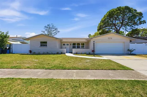 9278 78th Pl, Seminole, FL 33777