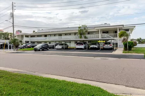 270 Skiff Pt #A5, Clearwater Beach, FL 33767