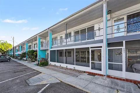 4061 55th Way N #1042, Kenneth City, FL 33709