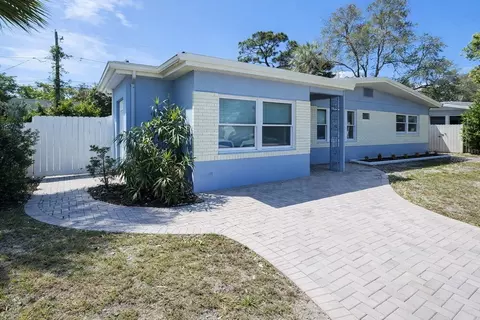 1105 Connecticut Rd, Tarpon Springs, FL 34689