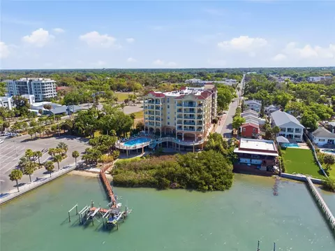 700 N Osceola Ave #305, Clearwater, FL 33755