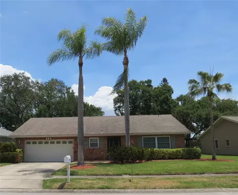 999 Gillespie Dr, Palm Harbor, FL 34684